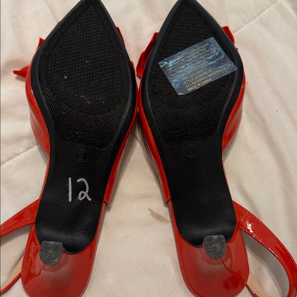Gorgeous kitten heel red orange with satin bow sling backs! NWOT - Picture 4 of 4